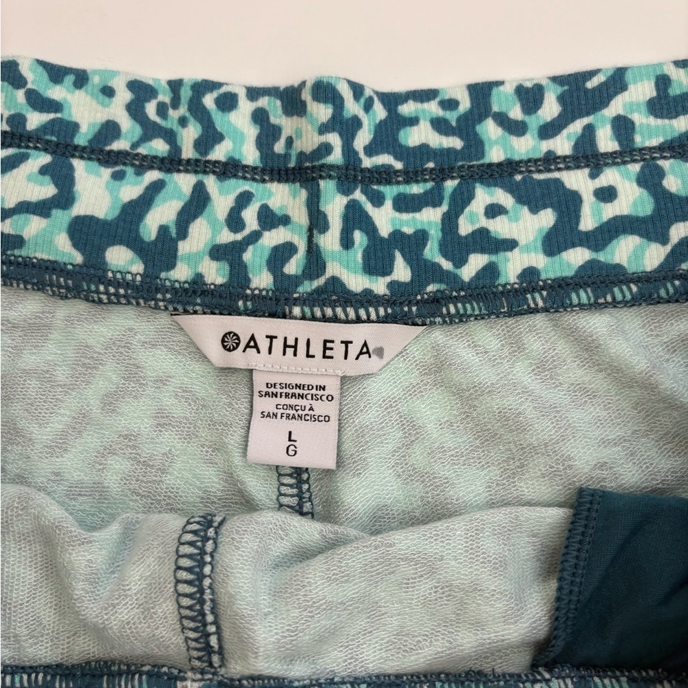 Athleta Balance 4” Shortie Shorts Size Large New with Tags Leopard Blue - Picture 5 of 11